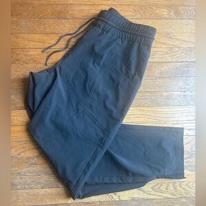 L. L. Bean Black Women’s Jogger Pants Size Medium